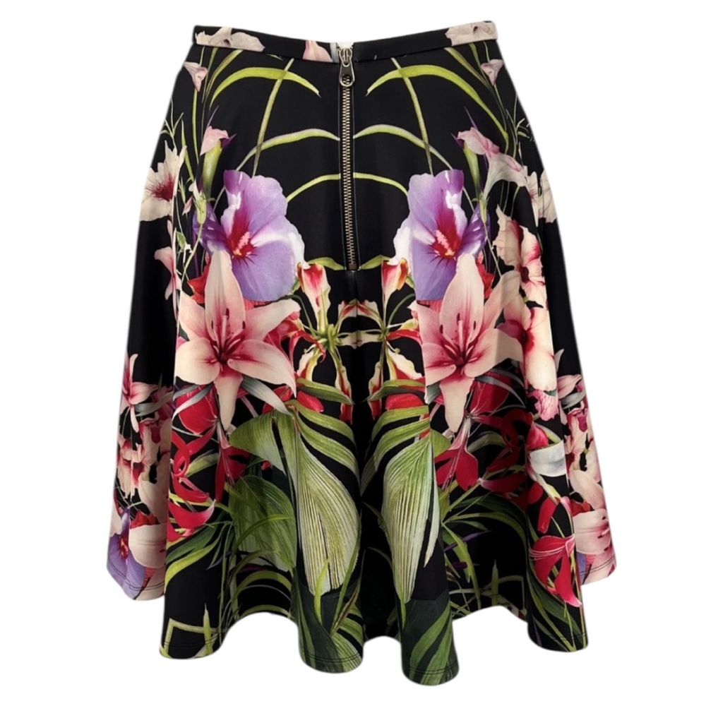 Ted Baker London 'Sew in Love' Floral Print Knee-Length
Skirt sz 2 (USA 2-4)